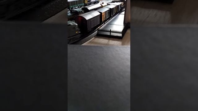 Locomotora 276 H0 digital con sonido смотреть онлайн