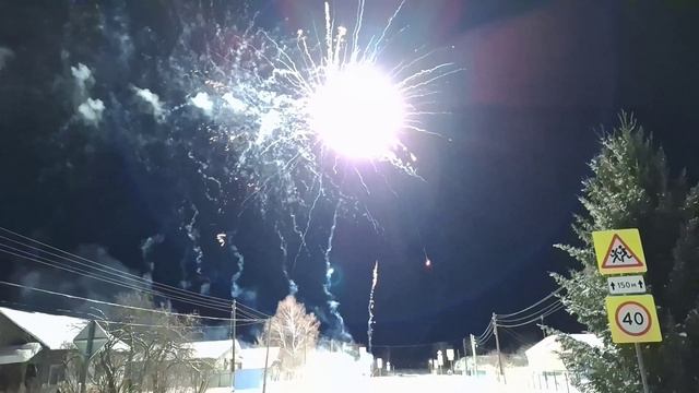 Новогодний_салют_2025