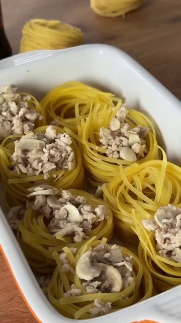 Гнезда с фаршем и грибами #рецепты смотреть онлайн