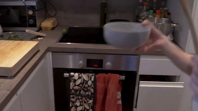 S1E5: self-made pesto (with pasta) смотреть онлайн