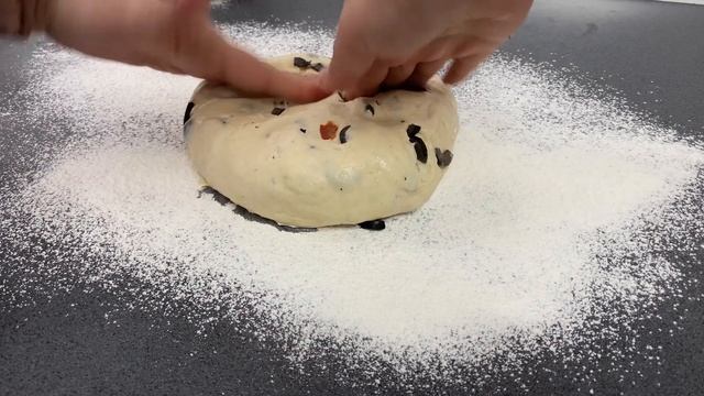 Baguette Rezept selber backen mit Oliven Paprika und Rosmarin einfach lecker смотреть онлайн