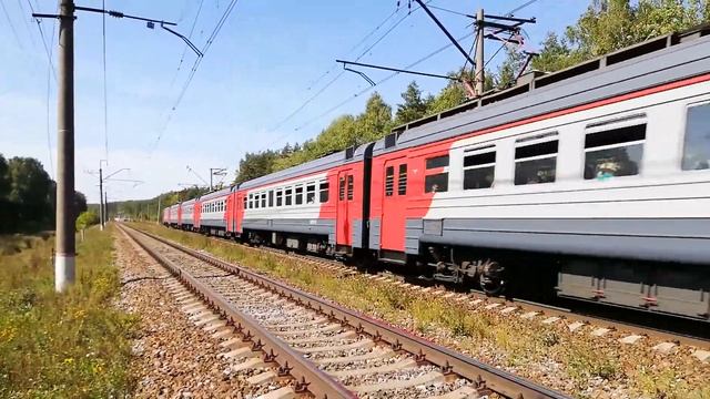 Электропоезд ЭД4М-0163 прибывает к платформе Григорово смотреть онлайн