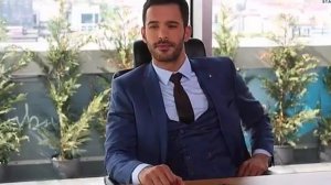 Говоря о своей дочери, Барыш Ардуч объяснил, что хотел, чтобы некоторые черты его лица напоминали Э