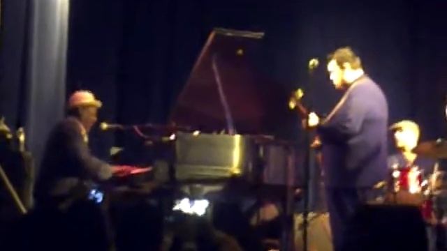 Henry Gray - end of Shake That Thing смотреть онлайн