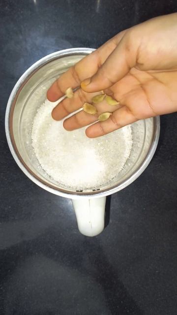 besan laddo #shorts #shortsvideo #food #diwalispecial #besanladdoo #recipe #reels смотреть онлайн