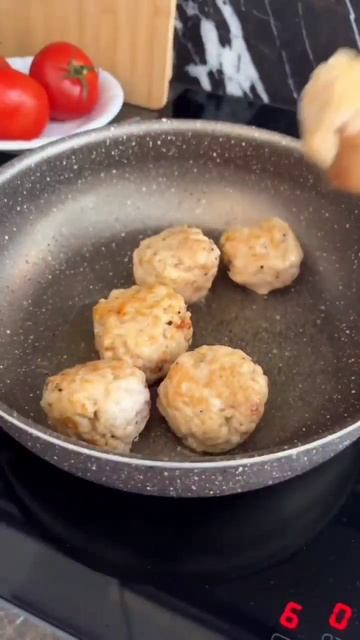 Куриные котлеты в сливочном соусе 🤤Рецепт на видео 🎥 смотреть онлайн