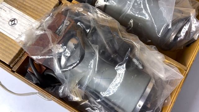 YOU ATE MY ☢️ SAMPLE?! (RKb4-1eM radiometer review) смотреть онлайн