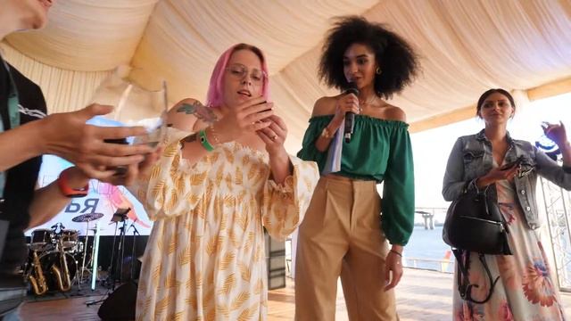 «Презентация счастья» от Ambient Event House! смотреть онлайн