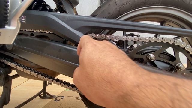Barulho e Manutenção da Corrente (relação) da BMW F750 GS смотреть онлайн
