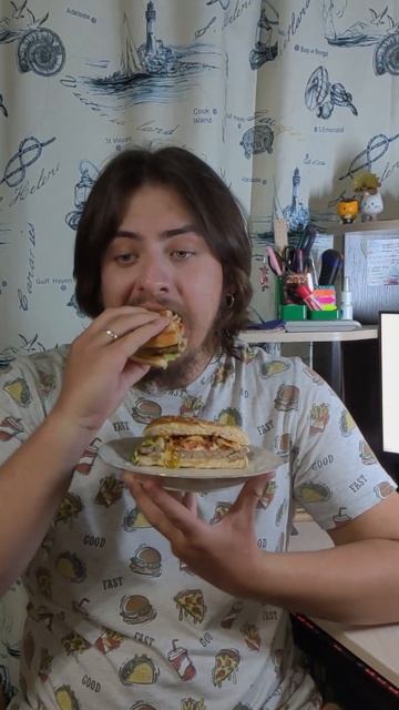 МЯСНАЯ новинка "Вкусно - и точка"! #shorts #обзор #еда #food #вкусноиточка #мясо #meat #франция смотреть онлайн