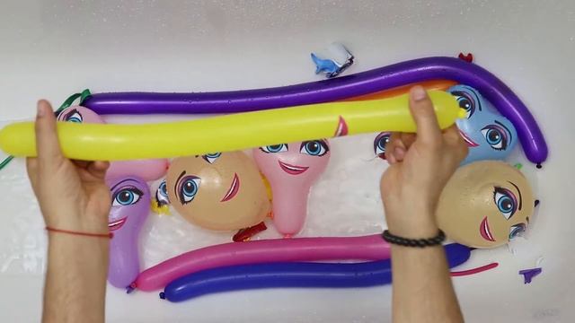 Поем песенку на английском языке, лопаем шарики с большими глазками