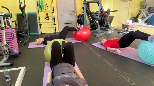 Пресс с фитболом смотреть онлайн