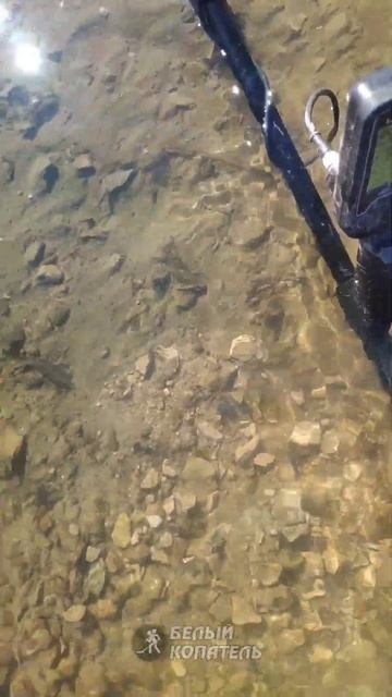 Находки лежат на дне, тут купались в СССР! смотреть онлайн