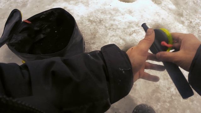 В глухозимье ловим на ручейника смотреть онлайн