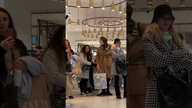 14 Лентяя девушка очень красиво спела на французском 🎶😍 смотреть онлайн