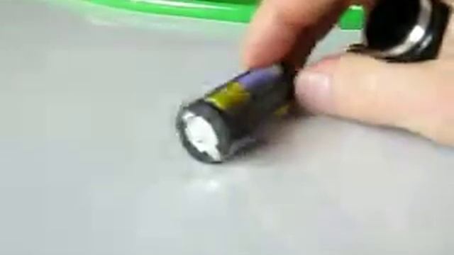 9 LED Flashlight 20000mcd 2-pack смотреть онлайн