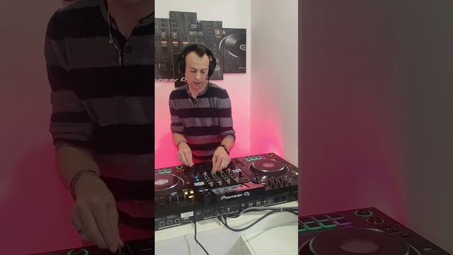 ...HOW DEEP IS YOUR LOVE ❤️ (short circuits 💥)Mashup on XDJ XZ🔥 смотреть онлайн