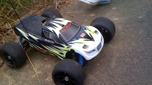 Bene Verbrenner Teil 2, Truggy 1:8 смотреть онлайн