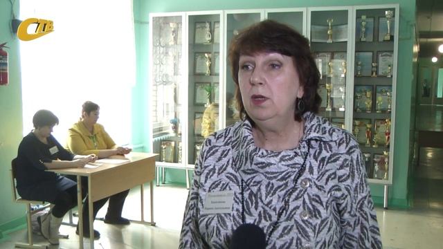 РОДИТЕЛИ ШКОЛЬНИКОВ СДАЛИ ПРОБНЫЙ ЕГЭ ПО РУССКОМУ ЯЗЫКУ смотреть онлайн