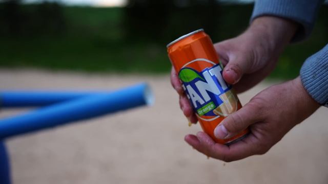 EXPERIMENT: Big Toothpaste Eruption From Fanta, Coca Cola, 7up, Pepsi, Sprite and MENTOS смотреть онлайн