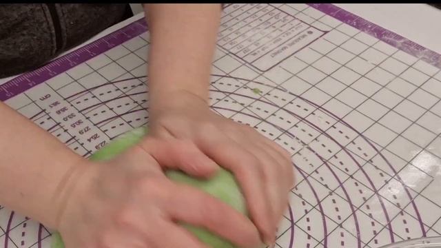 😄Зеленые пельмешки. смотреть онлайн