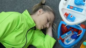 Сборник видео для детей про доктора | Медведь играет в доктора