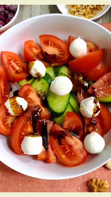 Tomato Baby Mozzarella Salad | #salads #recipe #tomato #mozzarella смотреть онлайн