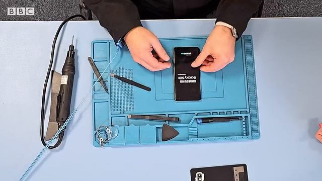 Do we need to learn how to repair smartphones? - BBC News смотреть онлайн