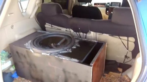 sony xplod 1300 в коробе с фазоинвертором