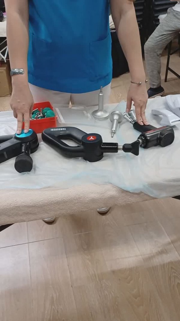 Обзор перкуссионных массажеров марок Yamaguchi  и Theragun PRO