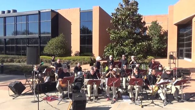 I'm Beginning To See The Light - Maxwell Hall Jazz Ensemble смотреть онлайн