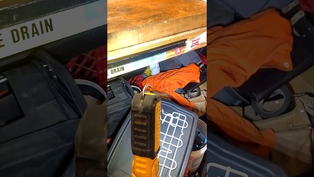 DeWalt LED light смотреть онлайн