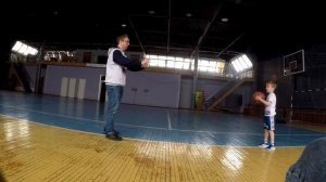 №67 - Баскетбол в 5 лет: ведение мяча с приседанием на колено, 10 подряд попаданий в новом зале