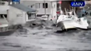 Страшные кадры цунами в Японии! после землетрясения