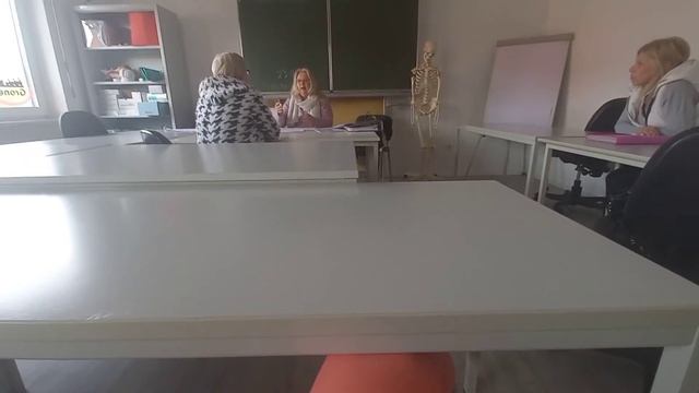 Идем здавать тесты по немецкому. Мы в Германии смотреть онлайн