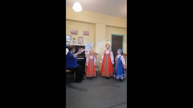 Онлайн занятие по народному пению для детей. Ведёт занятие хормейстер Петухова Н. В.