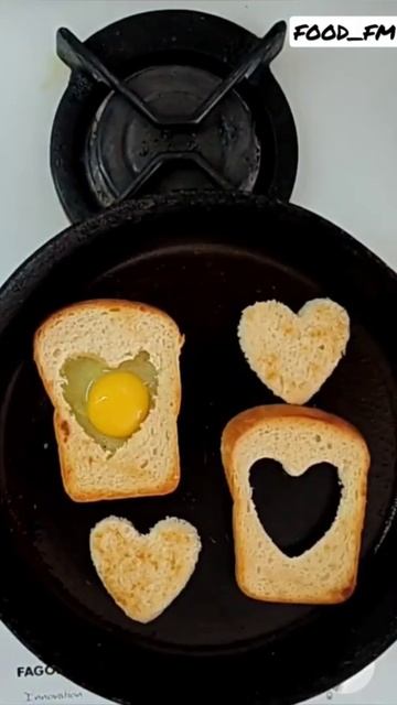 🍳Яичница в хлебе😋Самый вкусный завтрак😍 #shorts #eggs смотреть онлайн