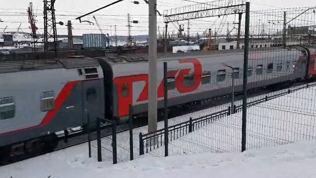 2ЭС5К-338 и ЭП1-187 с поездом Мурманск-Москва смотреть онлайн