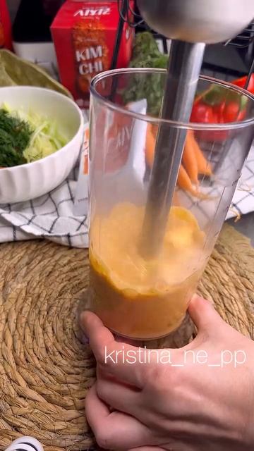 Ролл с соусом из кимчи смотреть онлайн