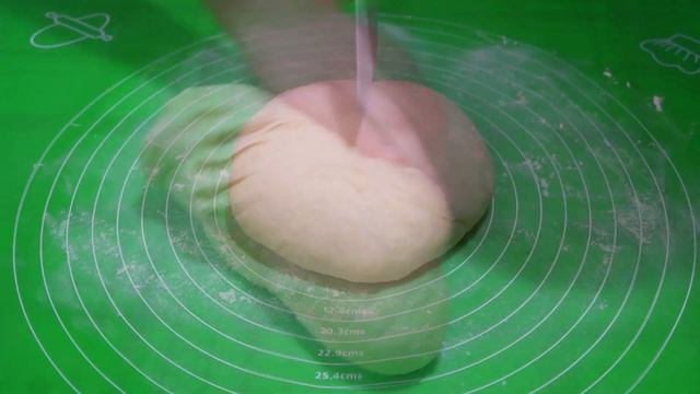 Так сосиски в тесте готовит только моя бабушка, а теперь и я. смотреть онлайн