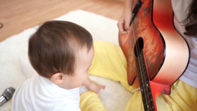 DANA/Видео про Әжесінің-атасының баласы/Мамин-папин внук