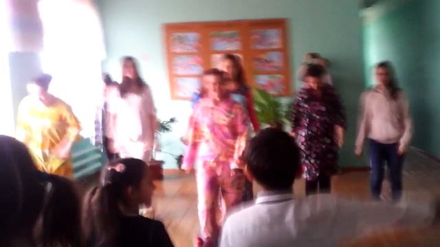 Зарядка в школе круто смотреть онлайн