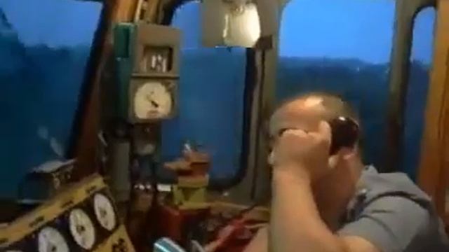 Поезд С грузовым по Ярославке Клип! смотреть онлайн