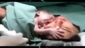 Самое трогательное видео новорожденного ребенка!!!