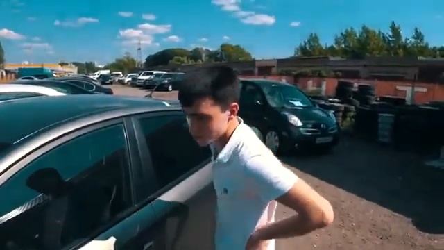 УГНАЛ МАШИНУ ИЗ АВТОСАЛОНА. ПРОДАВЕЦ ВЫЗВАЛ ПОЛИЦИЮ. ПРАНК смотреть онлайн