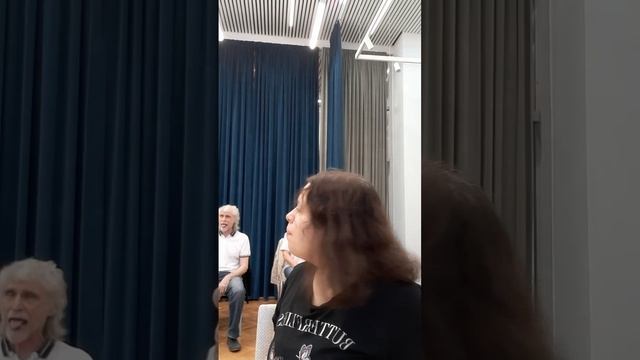 Урок вокала в ЦМД ВДНХ Распевка с высунутым языком Э смотреть онлайн