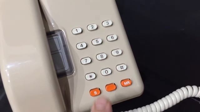 1988 BT Viscount Beige LD/MF Press Button Telephone - Brand New смотреть онлайн