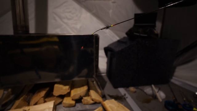 НЕОБЫЧНАЯ РЫБАЛКА. ЖОР ОКУНЯ. НОЧЬ НА ЛЬДУ. смотреть онлайн