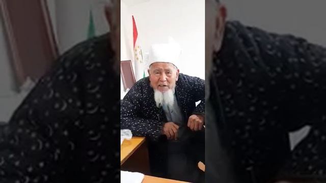 87-летний дедушка говорит на 8 языках мира | 87 year-old Tajik man speaks 8 languages #polyglot смотреть онлайн