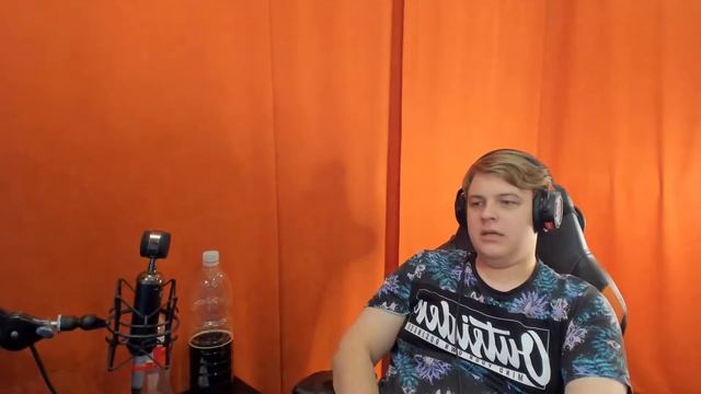 ПЯТЁРКА СМОТРИТ МАМИКСА 1000 ЛИТРОВ КОЛЫ VS МЕНТОС 3 (Нарезка Фуга TV) смотреть онлайн